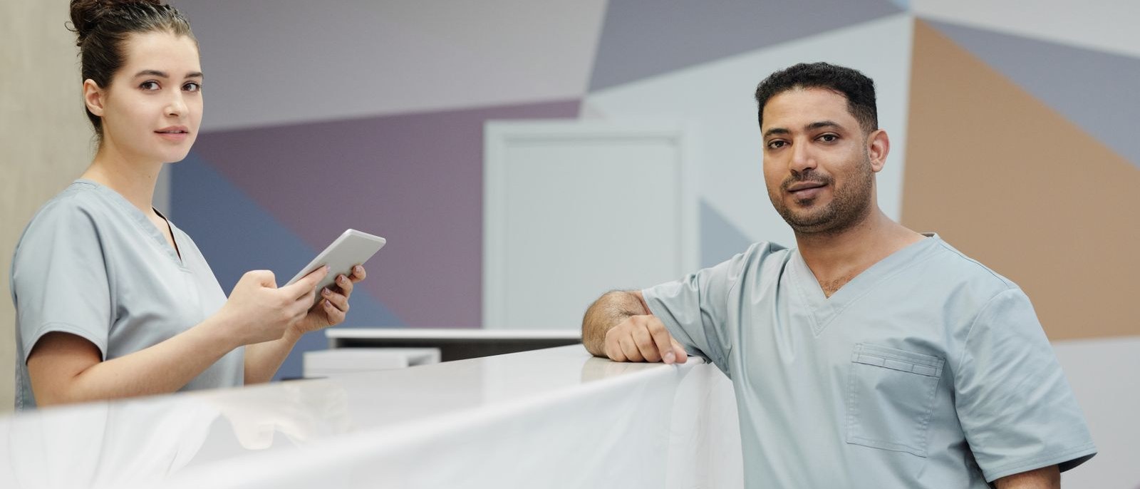 منصة واحدة، من الاستقبال حتى الفاتورة النهائية.